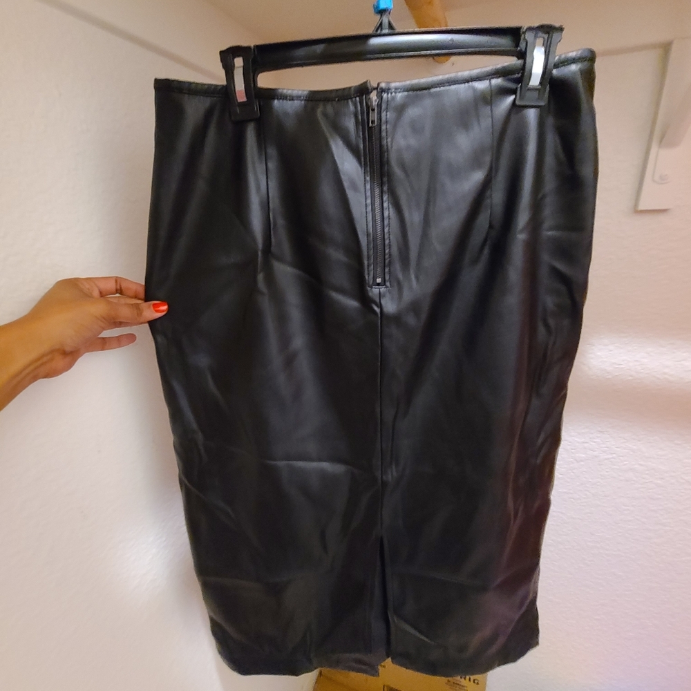 Shoe Dazzle Black Pencil Skirt - Picture 5 of 7